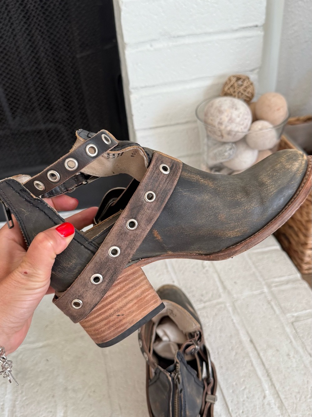 Freebird by Steven Leather Harness Ankle Boots Distressed Black Brown Size 9 - Picture 5 of 11